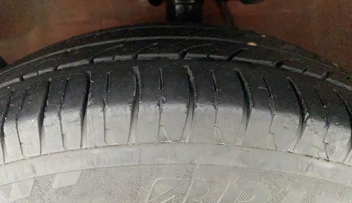 2010 Maruti Ritz VXI, Petrol, Manual, 81,744 km, Left Front Tyre Tread