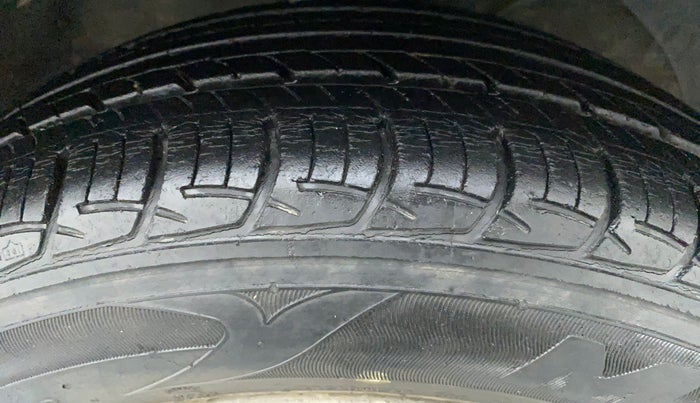 2016 Maruti Baleno DELTA 1.2 K12, Petrol, Manual, 15,253 km, Right Front Tyre Tread
