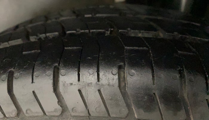2012 Maruti Swift VDI, Diesel, Manual, 81,633 km, Left Rear Tyre Tread