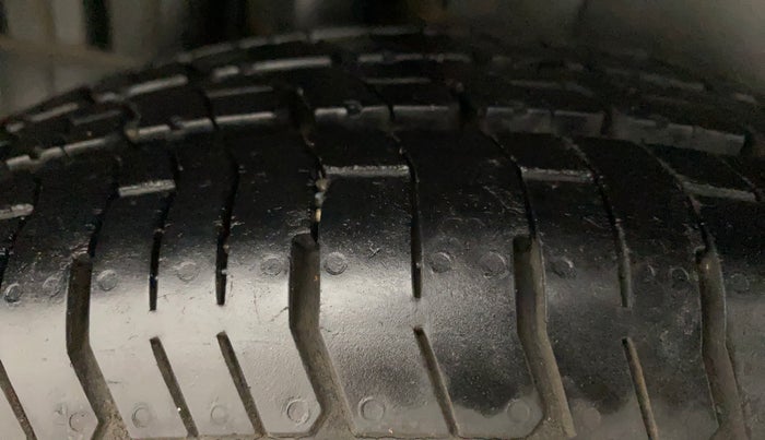 2012 Maruti Swift VDI, Diesel, Manual, 81,633 km, Right Rear Tyre Tread