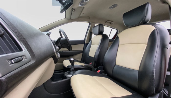 2014 Hyundai i20 SPORTZ 1.4 CRDI, Diesel, Manual, 47,544 km, Right Side Front Door Cabin