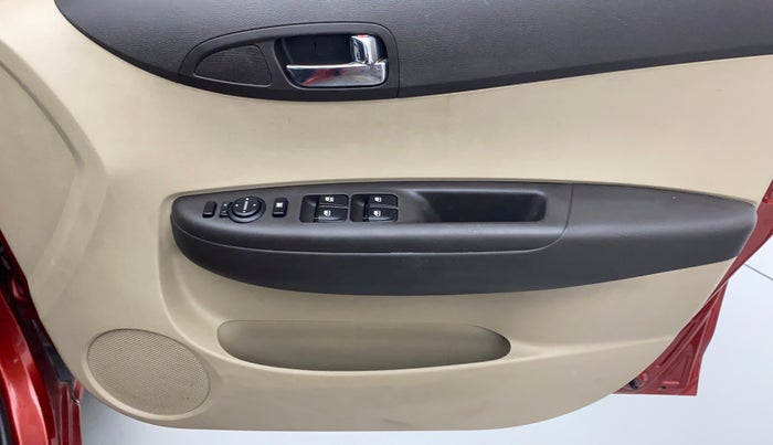 2014 Hyundai i20 SPORTZ 1.4 CRDI, Diesel, Manual, 47,544 km, Driver Side Door Panels Control