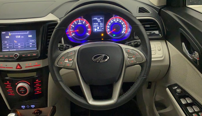 2022 Mahindra XUV300 W8 (O) 1.2 PETROL AMT, Petrol, Automatic, 20,405 km, Steering Wheel Close Up