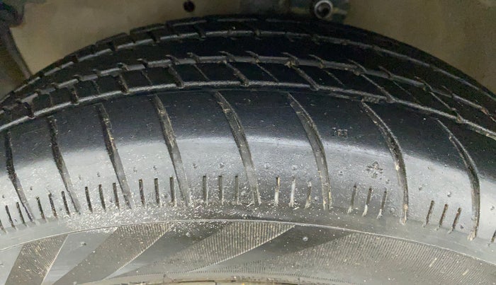 2018 Maruti Celerio ZXI D, Petrol, Manual, 64,583 km, Left Front Tyre Tread