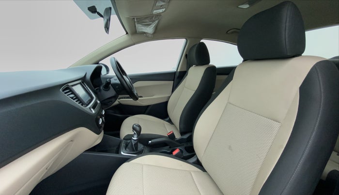 2018 Hyundai Verna 1.4 VTVT E, Petrol, Manual, 31,318 km, Right Side Front Door Cabin View