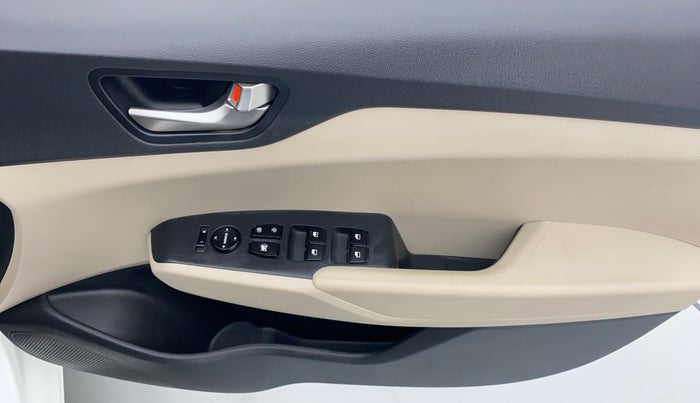 2018 Hyundai Verna 1.4 VTVT E, Petrol, Manual, 31,318 km, Driver Side Door Panels Controls