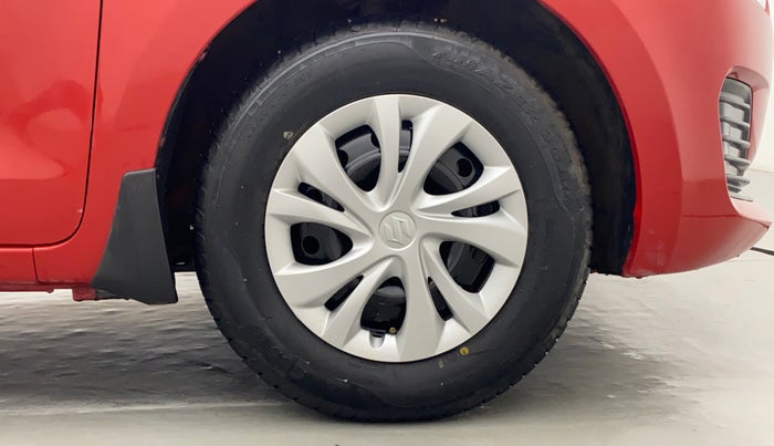 2018 Maruti Swift VXI D, Petrol, Manual, 27,867 km, Right Front Tyre
