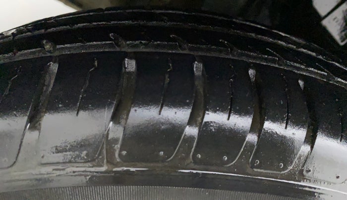 2019 Maruti Swift VXI, Petrol, Manual, 20,025 km, Right Rear Tyre Tread