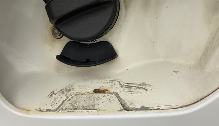 2012 Maruti Ertiga VDI, Diesel, Manual, 1,05,351 km, Left quarter panel - Fuel lid lock has slight discoloration