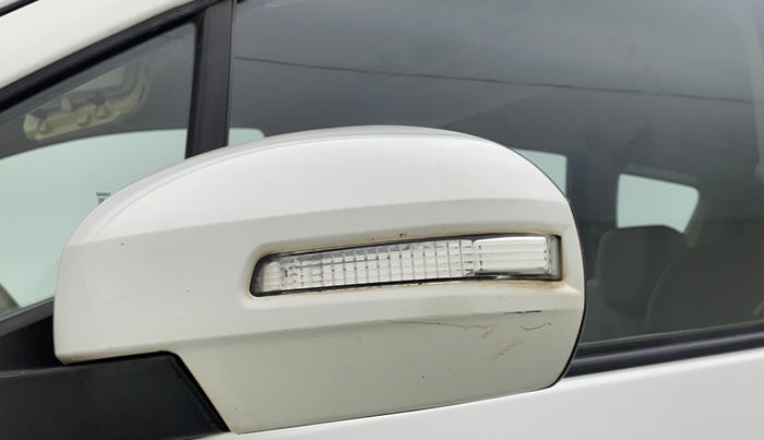 2012 Maruti Ertiga VDI, Diesel, Manual, 1,05,351 km, Left rear-view mirror - Indicator light not working