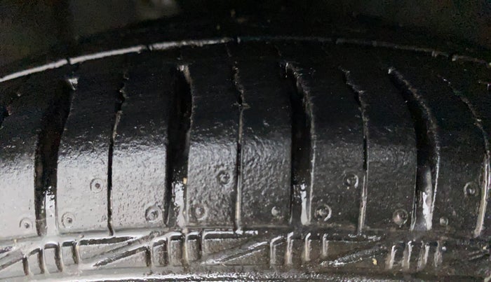 2011 Hyundai i10 ERA 1.1, Petrol, Manual, 48,927 km, Right Front Tyre Tread
