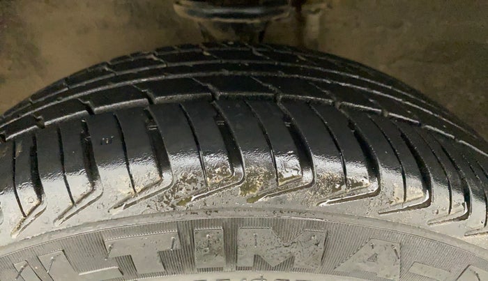 2015 Maruti Alto K10 VXI, Petrol, Manual, 49,325 km, Left Front Tyre Tread