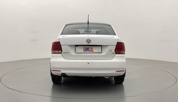 2016 Volkswagen Vento HIGHLINE 1.2 TSI AT, Petrol, Automatic, 41,909 km, Back/Rear