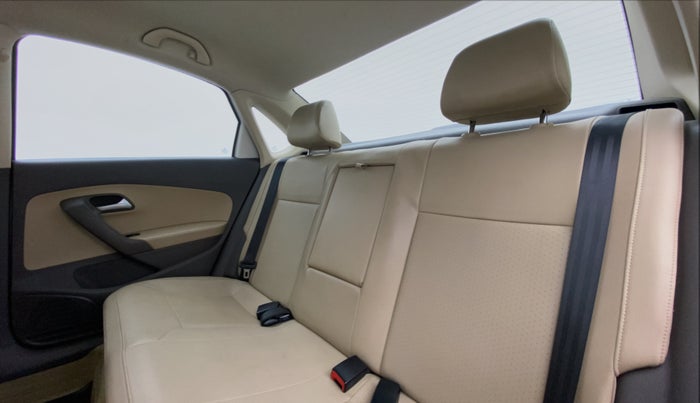 2016 Volkswagen Vento HIGHLINE 1.2 TSI AT, Petrol, Automatic, 41,909 km, Right Side Rear Door Cabin