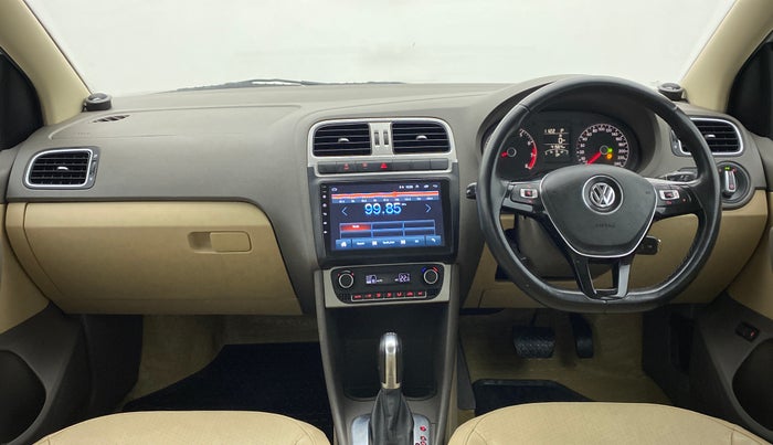 2016 Volkswagen Vento HIGHLINE 1.2 TSI AT, Petrol, Automatic, 41,909 km, Dashboard