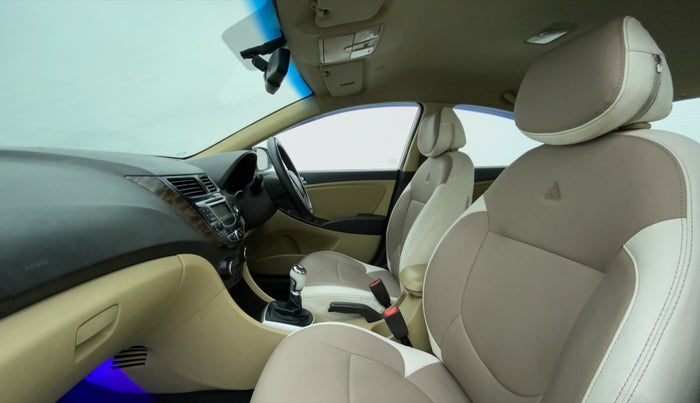 2014 Hyundai Verna FLUIDIC 1.6 CRDI SX OPT, Diesel, Manual, 94,372 km, Right Side Front Door Cabin