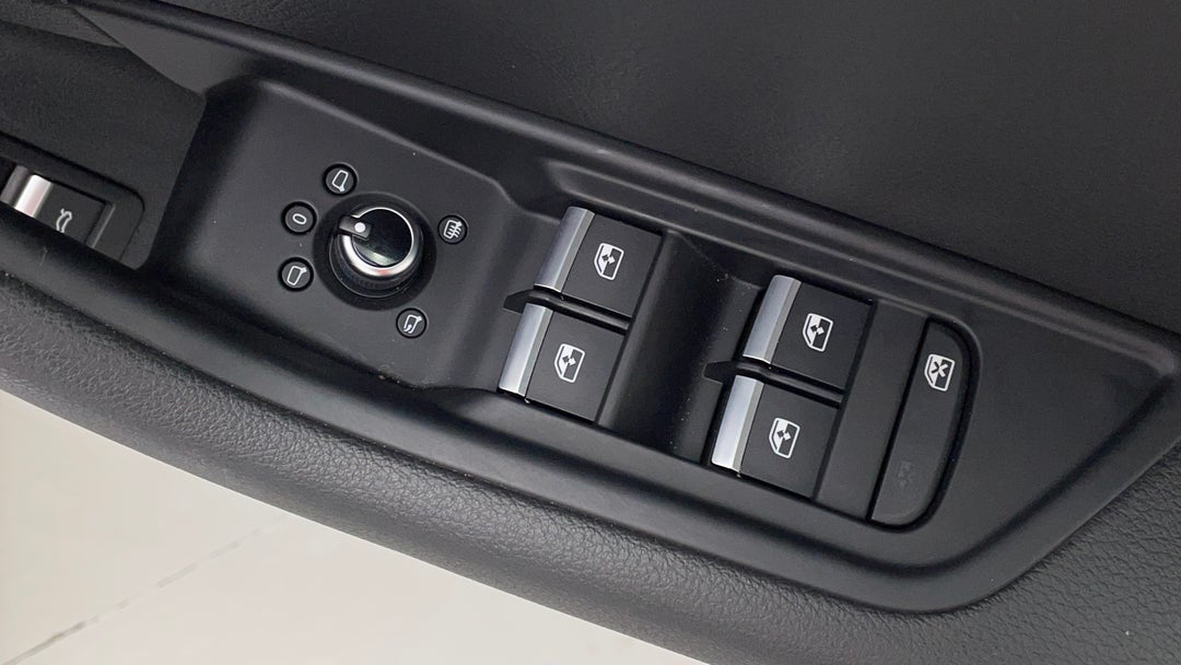 2019 Audi A4 2.0 Tfsi S Tronic S Line, Automatic, 26641 km, Drivers Side Door Panel Controls