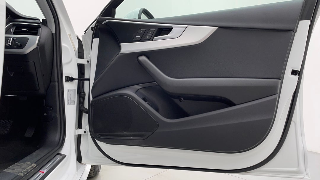 2019 Audi A4 2.0 Tfsi S Tronic S Line, Automatic, 26641 km, Speaker View