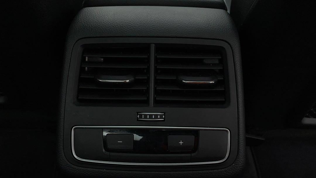 2019 Audi A4 2.0 Tfsi S Tronic S Line, Automatic, 26641 km, Rear A/C Vent