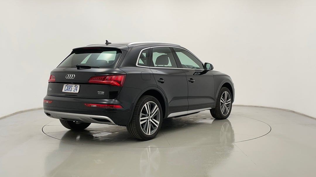 Right Back Diagonal (45- Degree) View