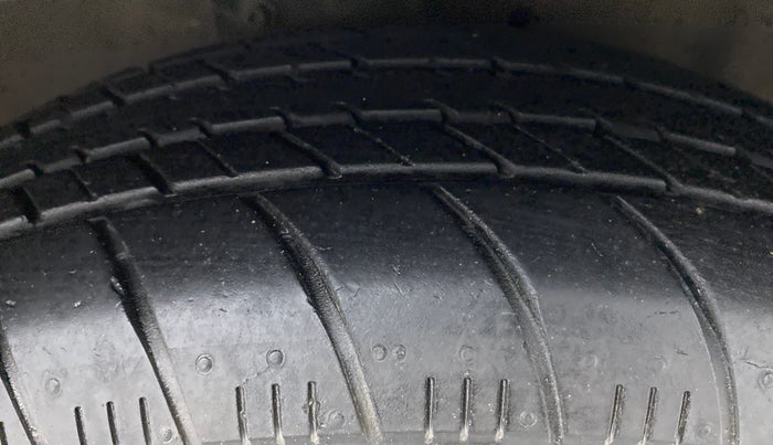 2019 Maruti Celerio VXI CNG OPT, CNG, Manual, 46,196 km, Right Front Tyre Tread
