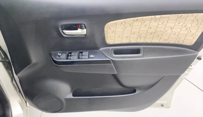 2017 Maruti Wagon R 1.0 VXI, Petrol, Manual, 38,777 km, Driver Side Door Panels Control