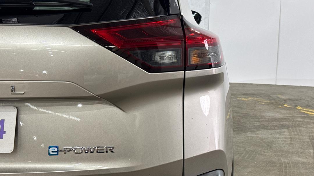 2024 Nissan X-trail Ti (4WD) E-power (hybrid), Automatic, 16303 km, Badge (Boot Right Side)
