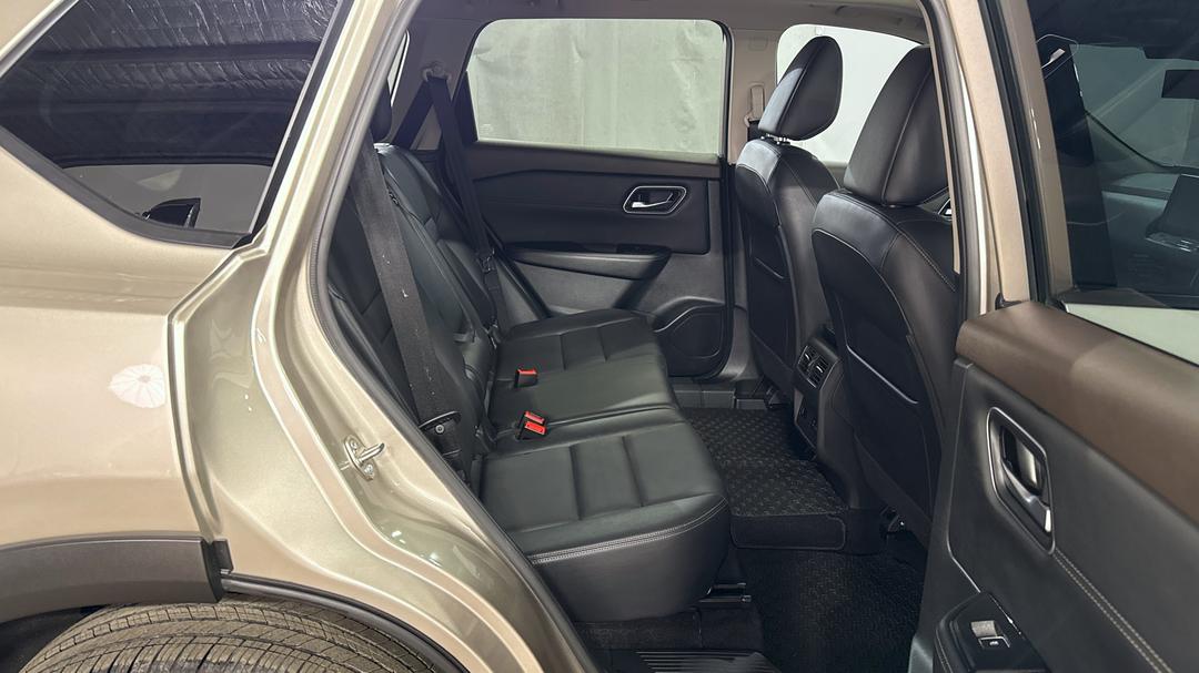 2024 Nissan X-trail Ti (4WD) E-power (hybrid), Automatic, 16303 km, Right Side Rear Door Cabin View