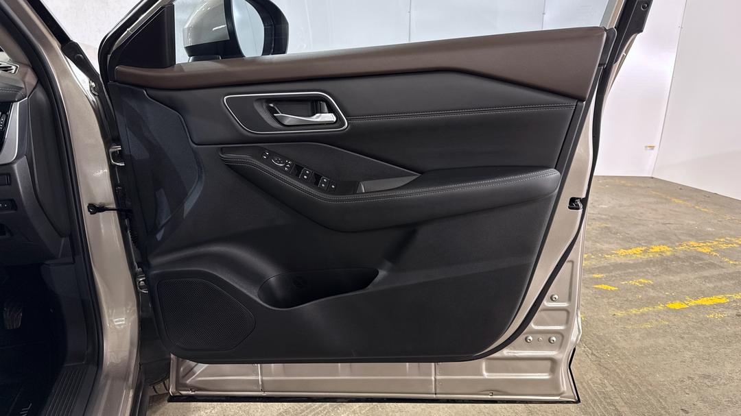 2024 Nissan X-trail Ti (4WD) E-power (hybrid), Automatic, 16303 km, Speaker View