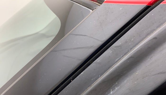 2018 Maruti Swift VXI AMT, Petrol, Automatic, 39,109 km, Left A pillar - Minor scratches