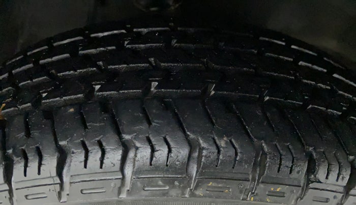 2016 Maruti Alto K10 LXI P, Petrol, Manual, 25,842 km, Right Front Tyre Tread