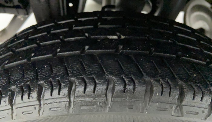2016 Maruti Alto K10 LXI P, Petrol, Manual, 25,842 km, Right Rear Tyre Tread