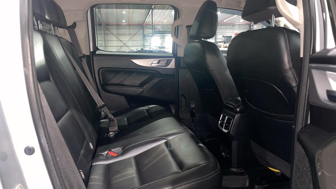 2020 GWM Ute Cannon-l (4x4), Automatic, 74345 km, Right Side Rear Door Cabin View