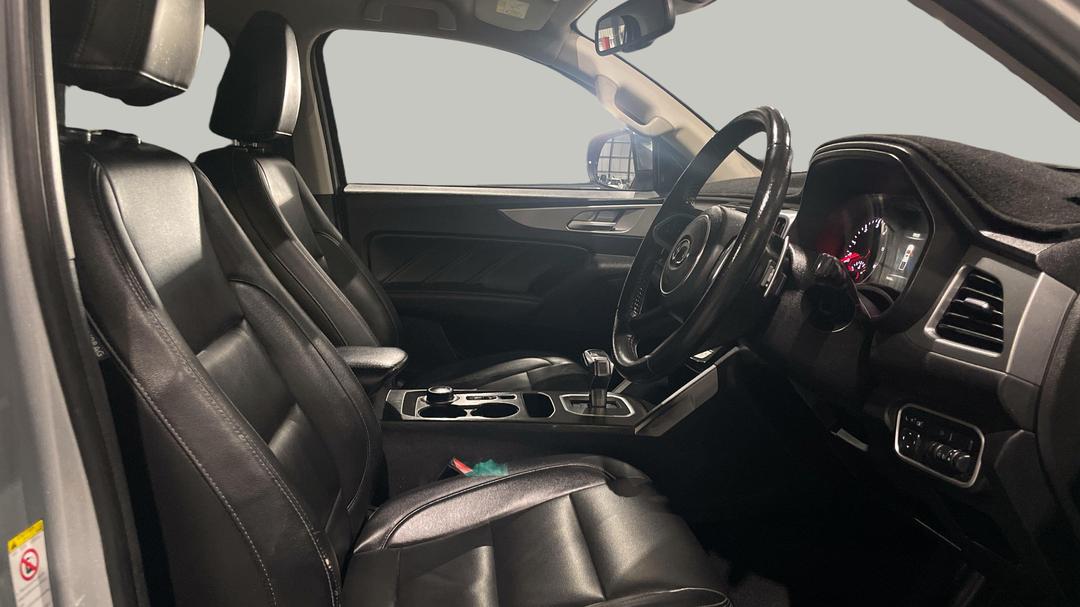 2020 GWM Ute Cannon-l (4x4), Automatic, 74345 km, Right Side Front Door Cabin View