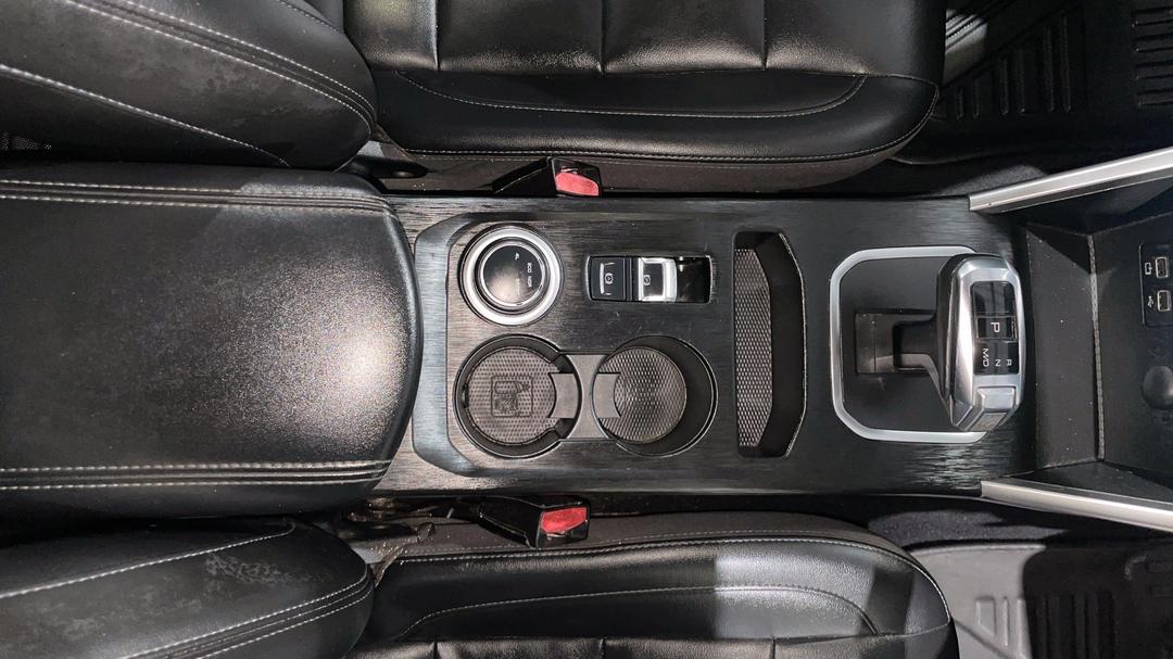 2020 GWM Ute Cannon-l (4x4), Automatic, 74345 km, Center Console