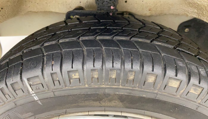 2019 Maruti Eeco 7 STR, Petrol, Manual, 9,012 km, Left Front Tyre Tread
