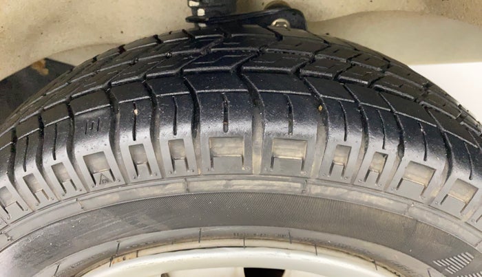 2019 Maruti Eeco 7 STR, Petrol, Manual, 9,012 km, Right Front Tyre Tread