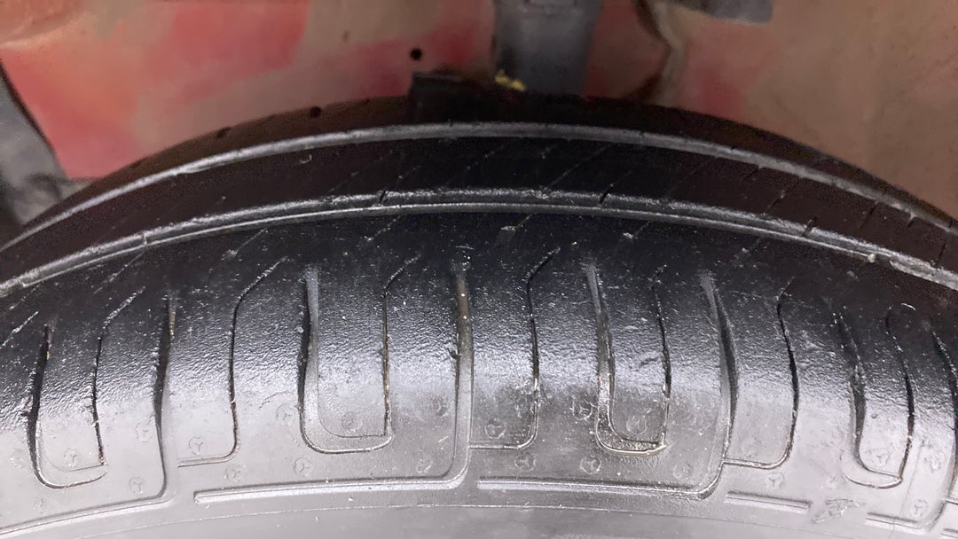Left Front Tyre Tread