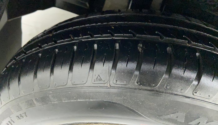 2018 Maruti Dzire LXI, Petrol, Manual, 10,783 km, Right Rear Tyre Tread