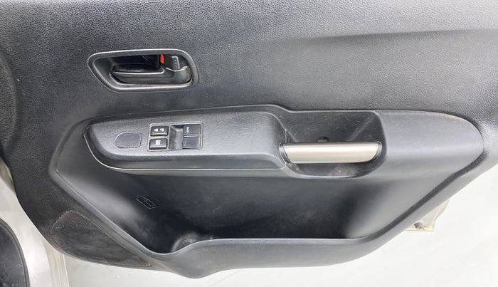 2017 Maruti IGNIS SIGMA 1.2, Petrol, Manual, 64,075 km, Driver Side Door Panels Control