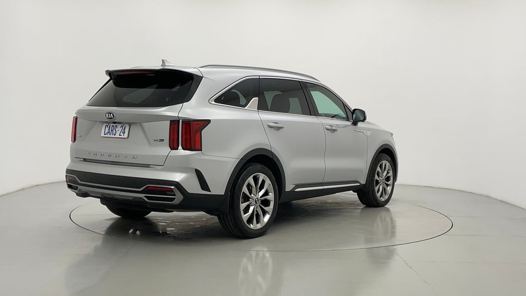 Right Back Diagonal (45- Degree) View