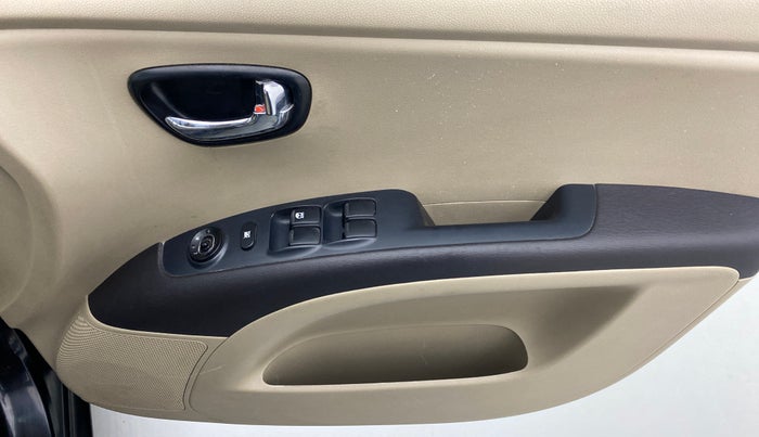 2010 Hyundai i10 MAGNA 1.2, Petrol, Manual, 65,813 km, Driver Side Door Panels Control