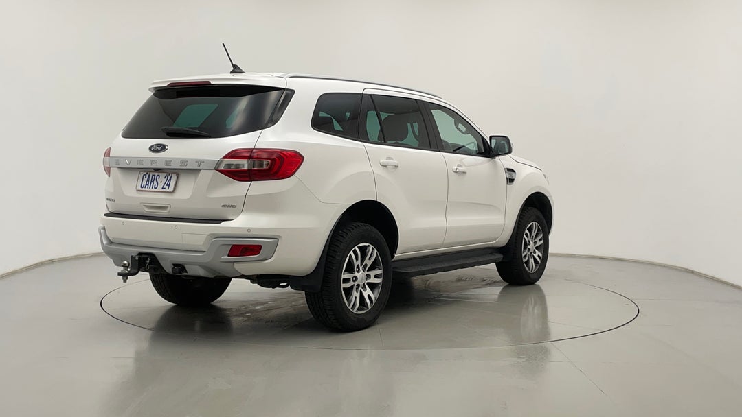 Right Back Diagonal (45- Degree) View