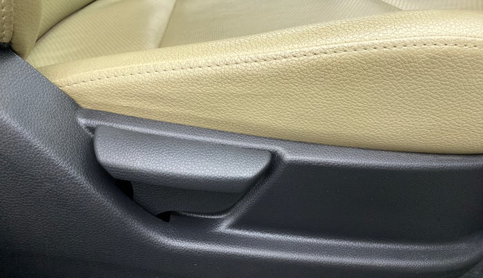 2018 Hyundai Eon ERA PLUS, Petrol, Manual, 6,961 km, Driver Side Adjustment Panel