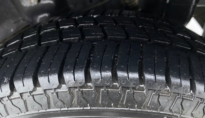 2018 Hyundai Eon ERA PLUS, Petrol, Manual, 6,961 km, Left Rear Tyre Tread