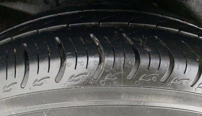 2016 Honda Jazz 1.2 V MT, Petrol, Manual, 54,295 km, Right Rear Tyre Tread