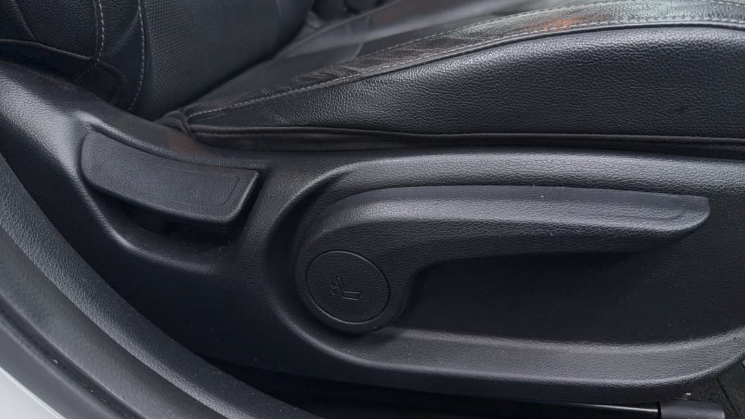 2018 Kia Cerato Sport+ Safety Pack, Automatic, 101552 km, Drivers Side Adjustment Panel