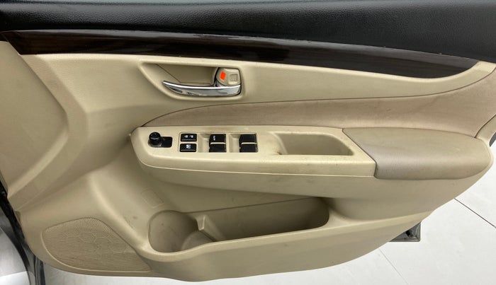 2016 Maruti Ciaz VXI PLUS, Petrol, Manual, 1,00,441 km, Driver Side Door Panels Control