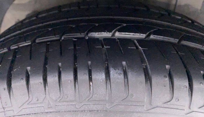 2016 Hyundai Elite i20 ASTA 1.2 (O), Petrol, Manual, 91,197 km, Right Rear Tyre Tread