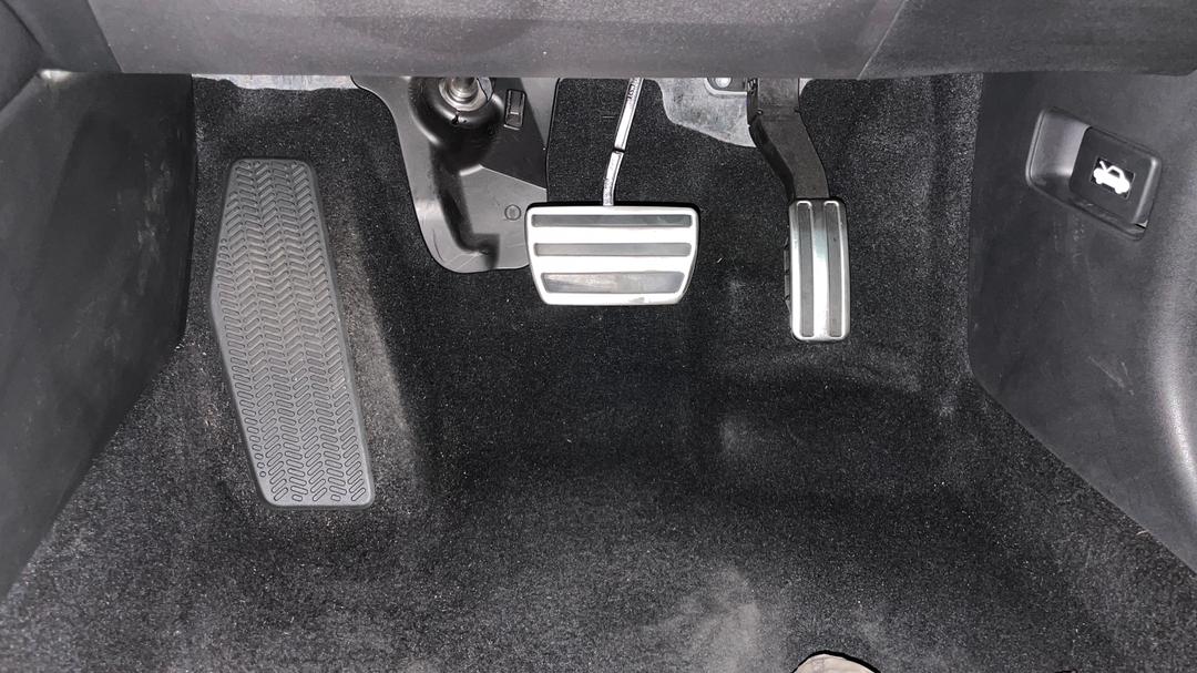 2023 Honda Zr-v E:hev Lx, Automatic, 27406 km, Pedals and Footmat